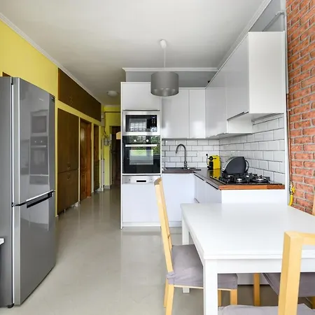 Buda Breeze 1bdr W Ac By Nw Budapest