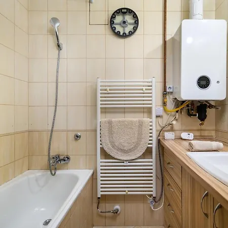 Apartman Buda Breeze 1bdr W Ac By Nw Budapest