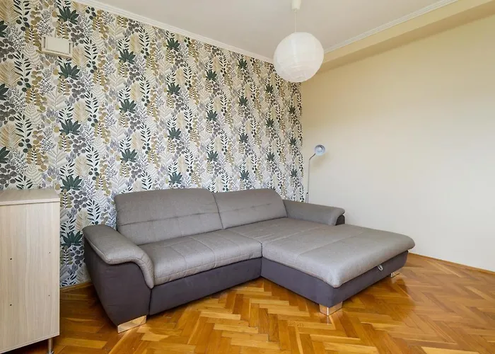 Buda Breeze 1bdr W Ac By Nw Budapest